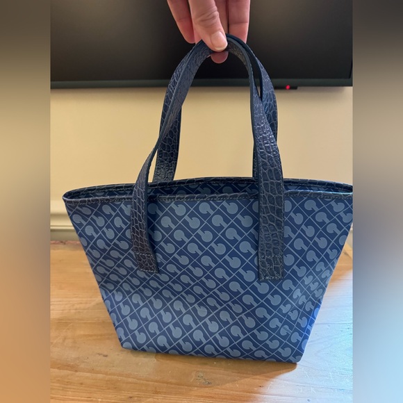 Gheradini leather handbag in like new condition - Picture 10 of 11